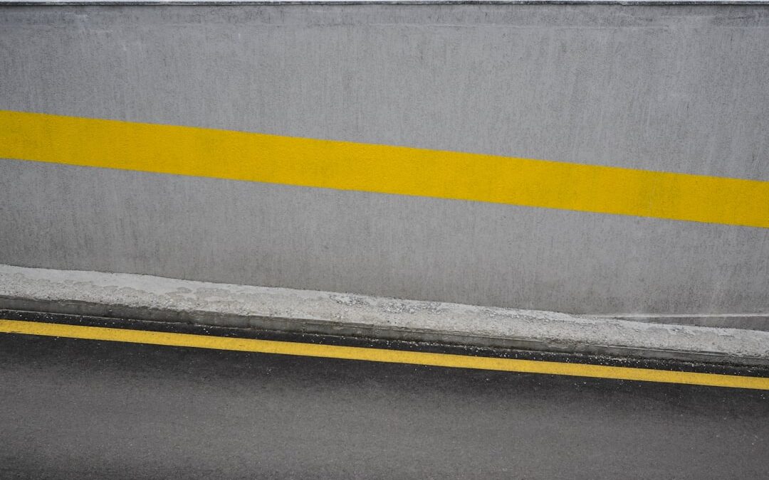 كيف يتم صيانة مظلات المواقف العامة؟