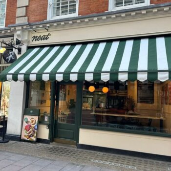 مظلات متاجر متحركة