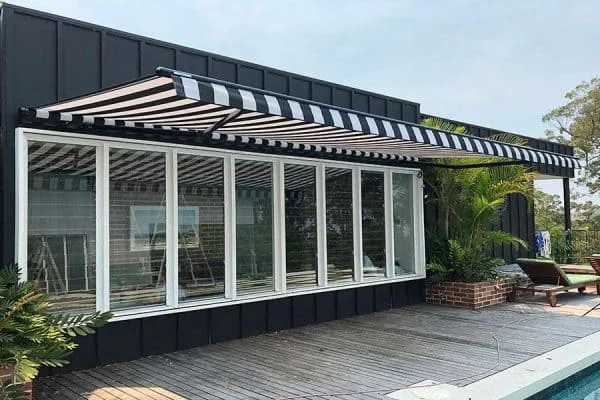 مظلات متاجر متحركة